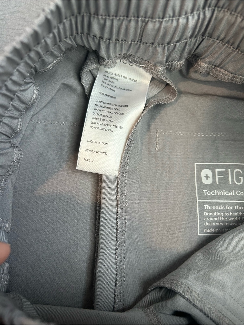 Figs Dark Space Gray Charlotte Jogger Scrub Pants & Casma Scrub Top Set - Picture 6 of 10